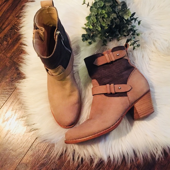 rag & bone Shoes - •Rag & Bone• Leather & Canvas Round Toe Booties